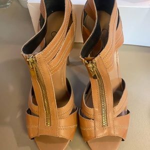 Jessica Simpson heels